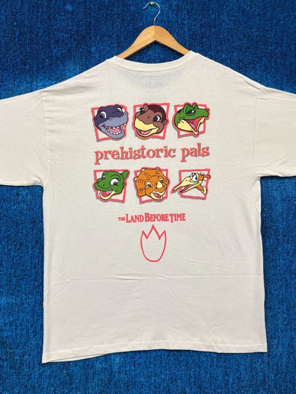 The Land Before Time “Prehistoric Pals” Graphic T-Shirt Size XL